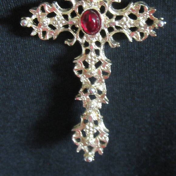 Large Cross Avon Pendant AS IS - Picture 6 of 10